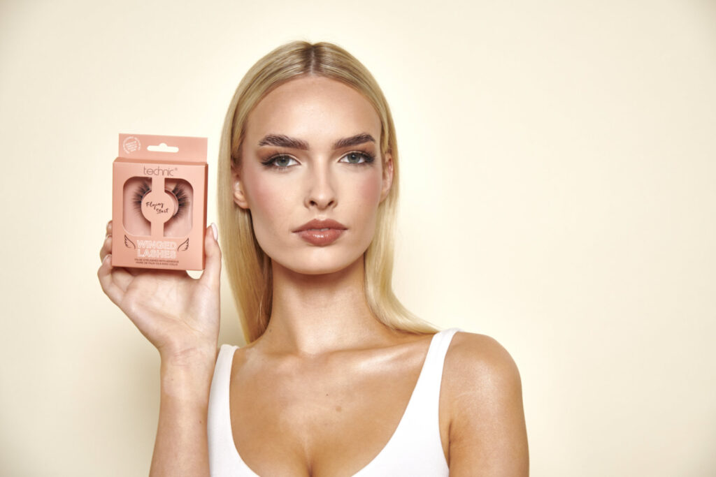 23549-Flying Start-daisy-HR-01